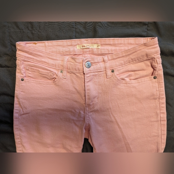 Levi's 711 Skinny Jeans in Pastel Pink - Picture 5 of 7